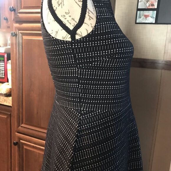 Banana Republic Fit and Flare Dress Black Sleeveless Size 0P - Picture 8 of 13